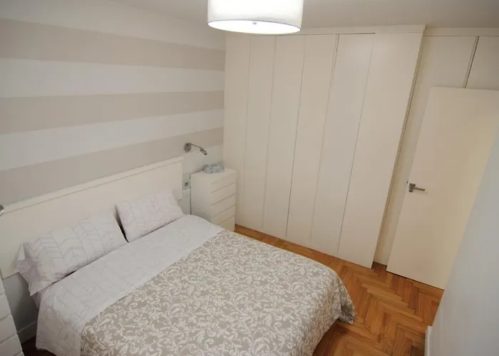 Centro Con Garaje 公寓